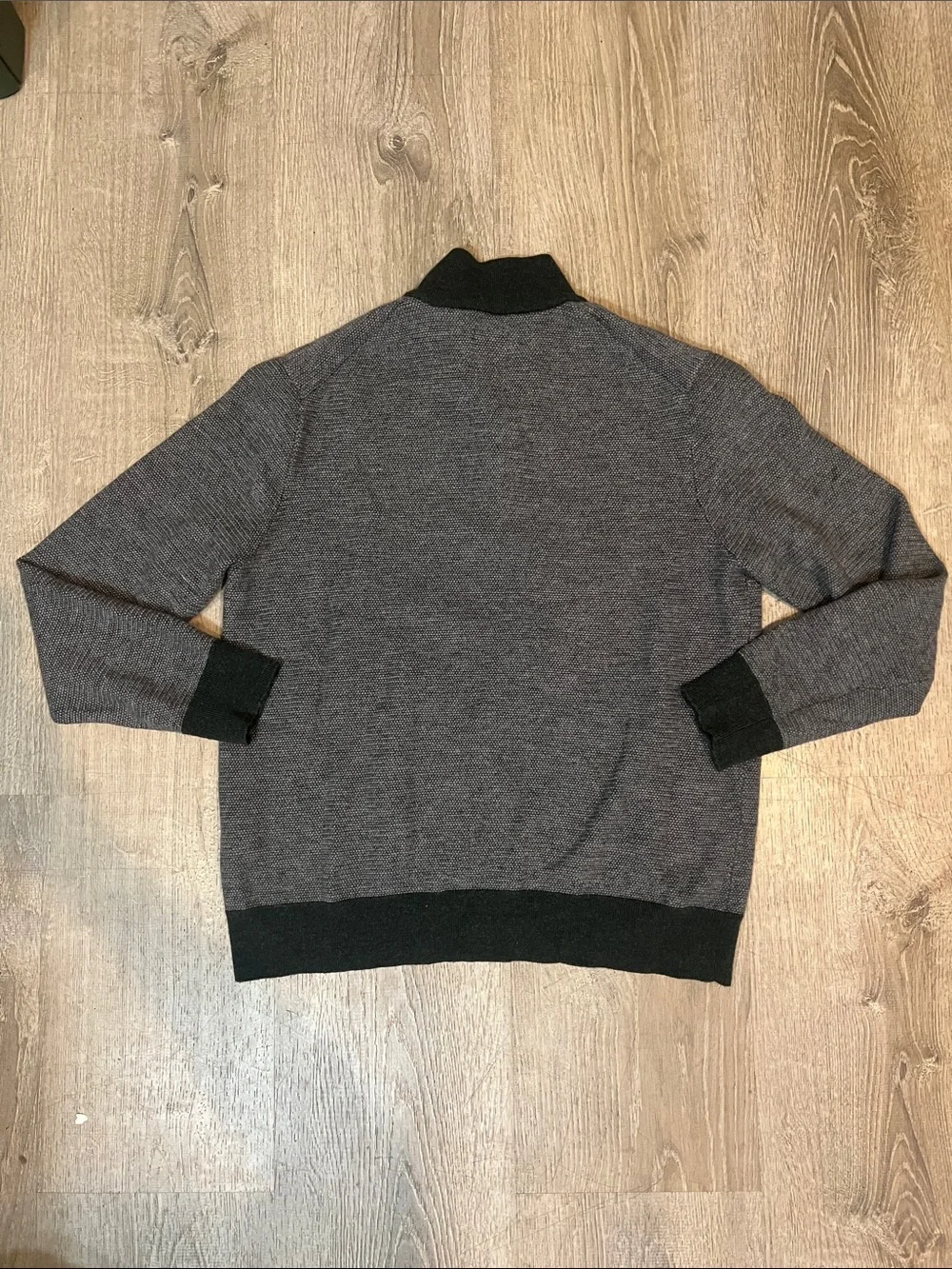 UNTUCKit Men's Merino Wool Gray Half-Zip Sweater with Dark Green Trim Lg